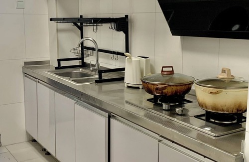 Jinsong Panjiayuan Apartment | Beijing downtown CBD area 2-bedroom apartment with AC, WiFi