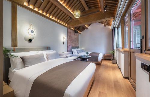 Wangfujing Shopping Area Hotel | Beijing Xin xiang YaYuan Wang Fu Jing Forbidden City Countyard Hotel&Free Laundry &Free Coffee &Paid Dumpling experience service