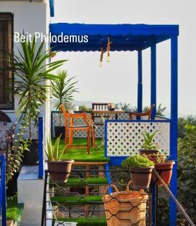 Umm Qais Bed & Breakfast | Beit Philodemus