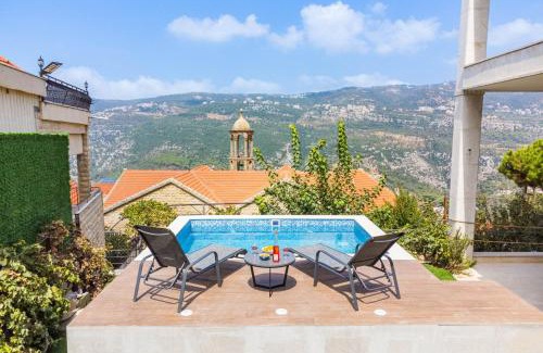 Duhur ash Shuwayr House | Beit Salima - 3 Bedroom House with Pool & Terrace