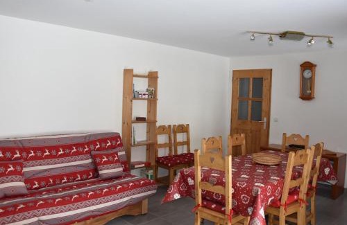 Pralognan-la-Vanoise Apartment | Bel appartement neuf avec grande terrasse au centre de Pralognan-la-Vanoise - FR-1-464-58