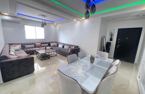 La Nouvelle Ville Ibn Batouta Apartment | Bel appartement avec piscine à deux pas de la mer