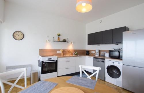 Evian-les-Bains Apartment | Bel appartement proche thermes avec balcon et animaux admis - FR-1-498-106