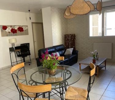 Vesoul Apartment | Bel appartement proche gare - WiFi - parking