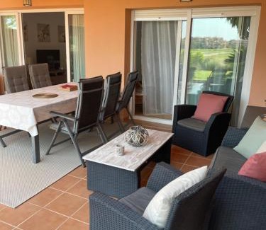 Los Martinez Apartment | BEL APPARTEMENT REZ De CHAUSSEE AVEC DOUBLE TERRASSE FACE AU LAC ET AU GOLF