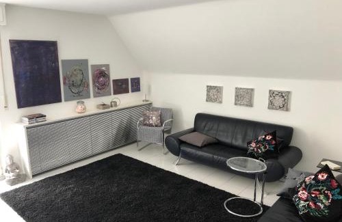Haan Apartment | Bel Art Etage mit großem Parkplatz