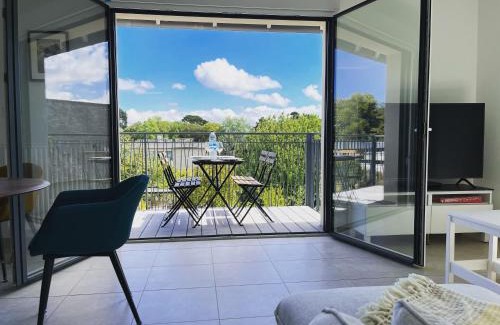 Dinard Apartment | BELLA CRUZ 66 m2 prestations premium, wifi, balcon, parking avec borne de recharge électrique, plage Prieuré, Commerces