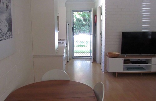 Blueys Beach Villa | Bella Villa Manyana 19 great location short stroll to the beach and local shops