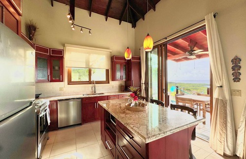 Pristine Bay House | Bella Vista @ Coral Views, French Harbor