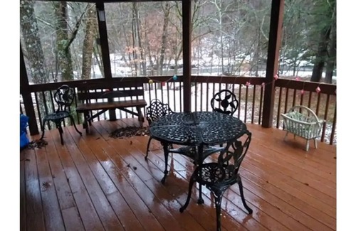 East Branch House | BELLA VISTA HIDEAWAY
