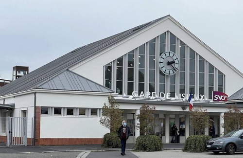 Lisieux Apartment | Bella Vita Apartment2 fully furnished - TV Netflix - Railway station -B