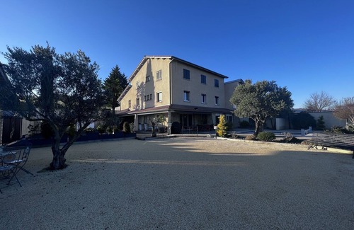 Geyssans House | Belle Bâtisse Avec vue Panoramique et Piscine Chauffée