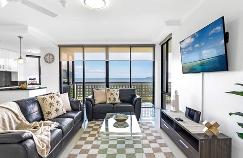 Cairns North Apartment | Belle Escapes 73 Rydges Plaza Esplanade with Ocean & City Views