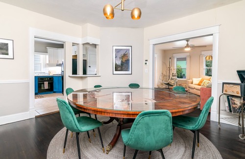 Salisbury House | Belle Family Holiday Retreat with hot tub