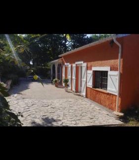 Sainte-Colombe-en-Bruilhois House | Belle vue 1076