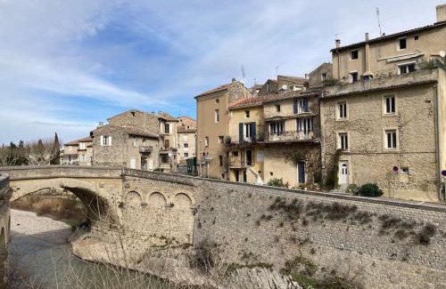 Vaison-la-Romaine Apartment | Belle vue sur le Pont Romain