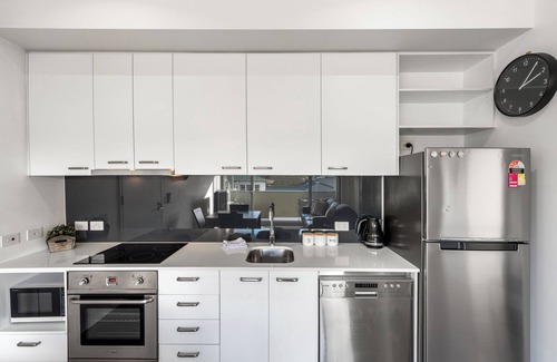 Bellerive Apartment | Bellerive Quay - 2 Bedroom - Free Parking - Bellerive