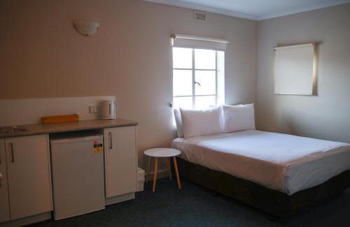 Lindisfarne Hotel | Beltana Hotel