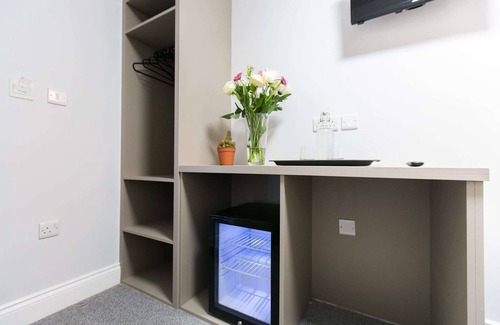 Loxford Apartment | Belvilla Ilford Hill Hotel London Standard twin