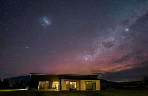 Twizel House | Ben Ohau Views On The Drive