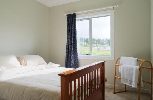 Tararua District House | Benbecula Cottage at Kereru Farm Weber