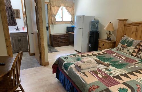 Benzonia Resort | Benzonia Rustic Resort