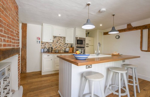 Martlesham Heath House | BERESFORD HOUSE, pet friendly, with a garden in Woodbridge