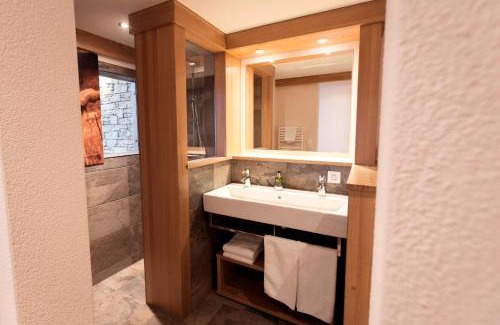 Wolfenschiessen Hotel | Berghotel Trübsee - Accessible Only by Cable Car
