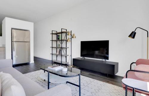 Southwest Berkeley Apartment | Berkeley 1BR w Gym WD Roof nr Highways SFO-1059