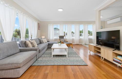 Safety Beach House | Berkeley Beach House Safety Beach