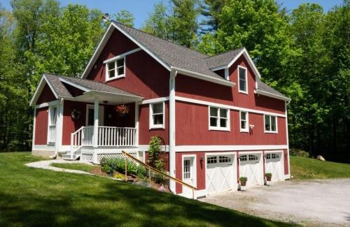 New Marlborough House | Berkshire Vacation Rentals: Peaceful Post and Beam Loft Sleeps 9