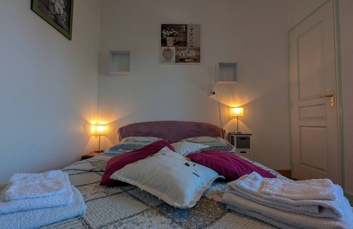 Chatillon-sur-Indre Bed & Breakfast | Berry Guest Rooms: Nature and Relaxation near Loire Castles