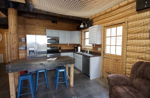Independence Cabin | Berry Hill Cabin. Your remote family getaway