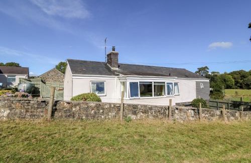 Chwilog House | Berth