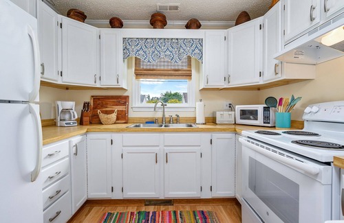Chincoteague House | Bertie Street Cottage on Chincoteague Island!