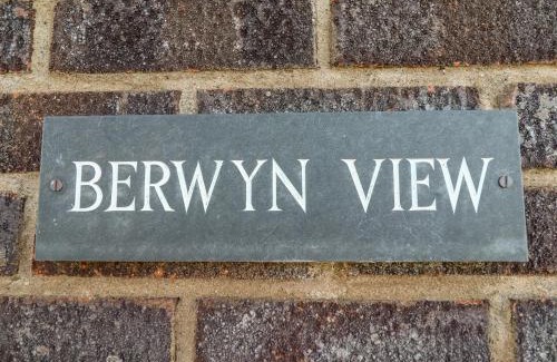 Kingswood House | Berwyn View