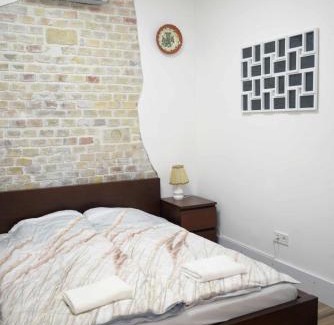 Nepszinhaz negyed Apartment | Berzsenyi Breeze