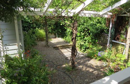 Waikanae House | Beside the lagoon - Waikanae Beach
