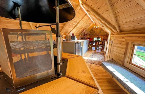 Pentney Cabin | Bespoke holiday home with private pool and hot tub, sleeps 8 ref 34073P