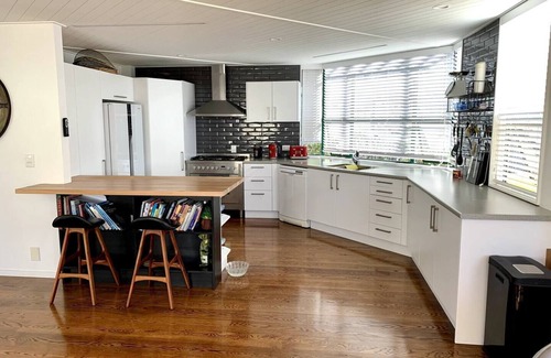 Devonport House | Bespoke Stays - Cozy Devonport Hideaway