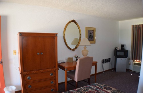 Carthage Hotel | Best Budget Inn