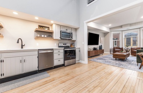 Galena Apartment | Best Downtown Summer Spot-Gazette Suites On Main-Walk 2 Dining & Shopping!