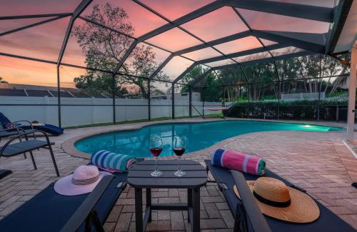 Palma Sola House | Best Fall Rates! Heated Pool, Hot Tub, Family Fun Games, near Anna Maria Island & IMG