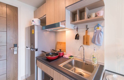 Khlong Toei Condo | Best for 2ppl! WIFI & POOL &GYM closed to BTS - Khet Khlong Toei