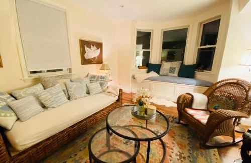 Greenwich House | Best hotel alternative for big group near train to NYC
