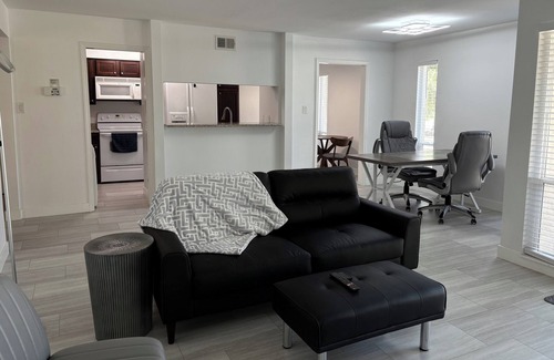 Winchester Condo | Best Kept Secret! Las Vegas Country Club Golf Course Guard Gated, strip 1.5 mile