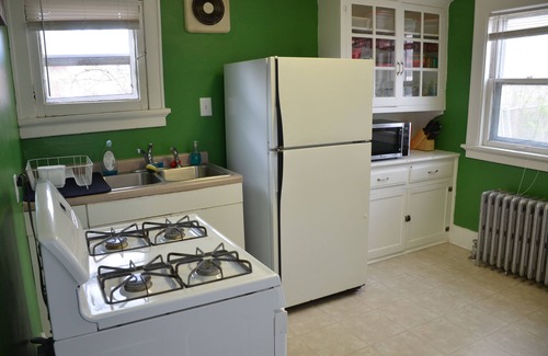 Milwaukee House | Best location in Milwaukee! Lower Duplex Unit - long term stays welcome