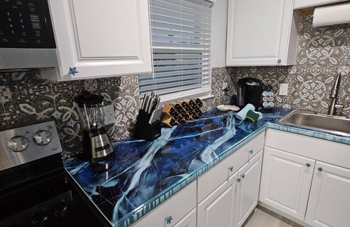 Caloosahatchee Apartment | BEST LOCATION! King Bed Walk to Town Beautiful Property!