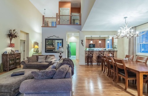 Bear Lake Reserve House | "Best mountain view" Enjoy the lake and mountains at this 5 star resort.