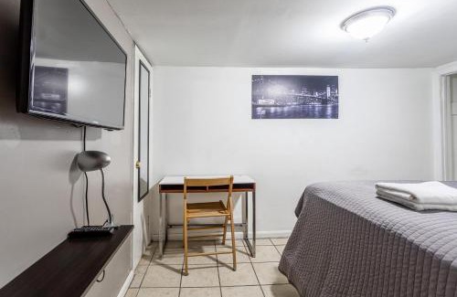 Ironbound District House | Best Room To Visit NYC-Subway Access
